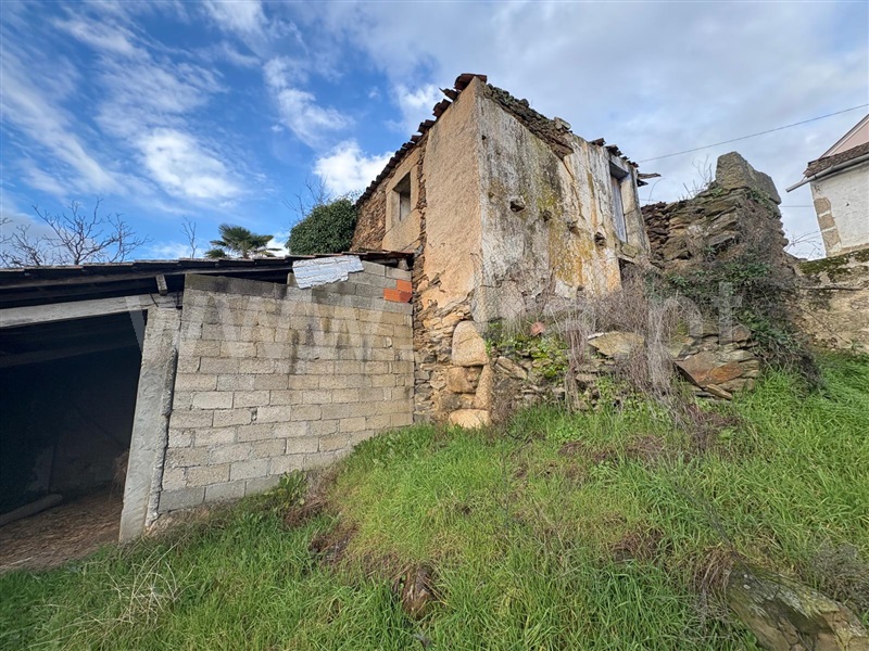 Moradia Isolada T3 / Mirandela, Vale de Salgueiro