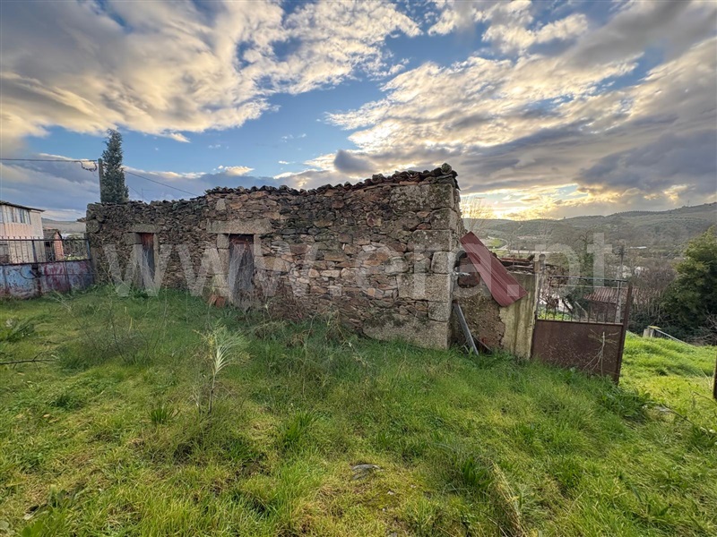 Moradia T3 à venda em Vale de Salgueiro, Mirandela — foto 3