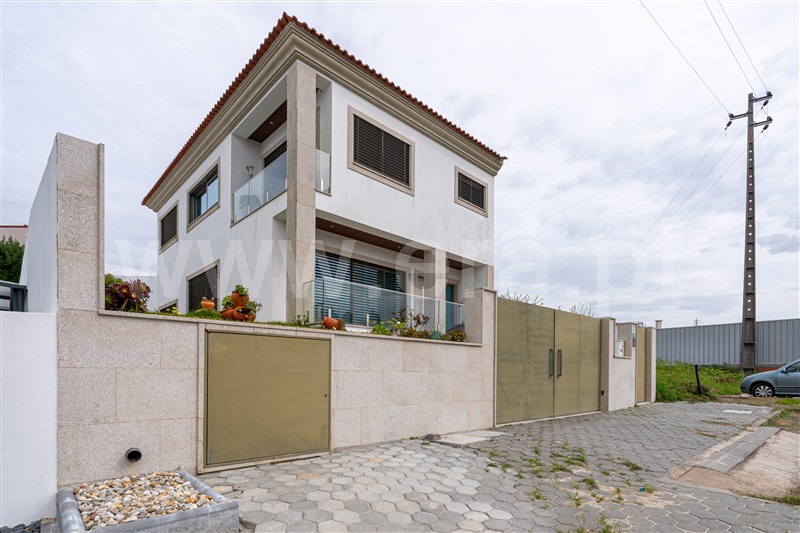 Moradia Isolada T3 / Oliveira de Azeméis, Vila de Cucujães