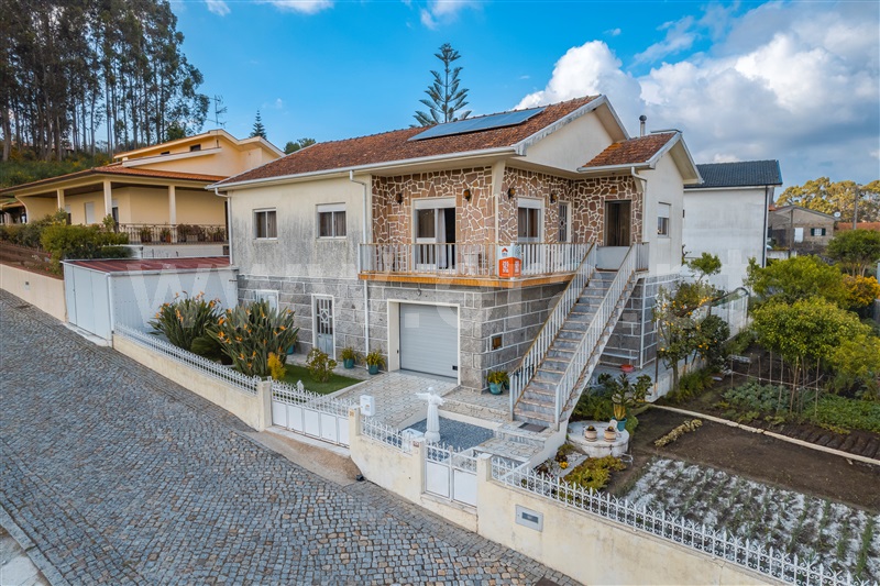Moradia Isolada T3 / Paços de Ferreira, Sanfins Lamoso Codessos