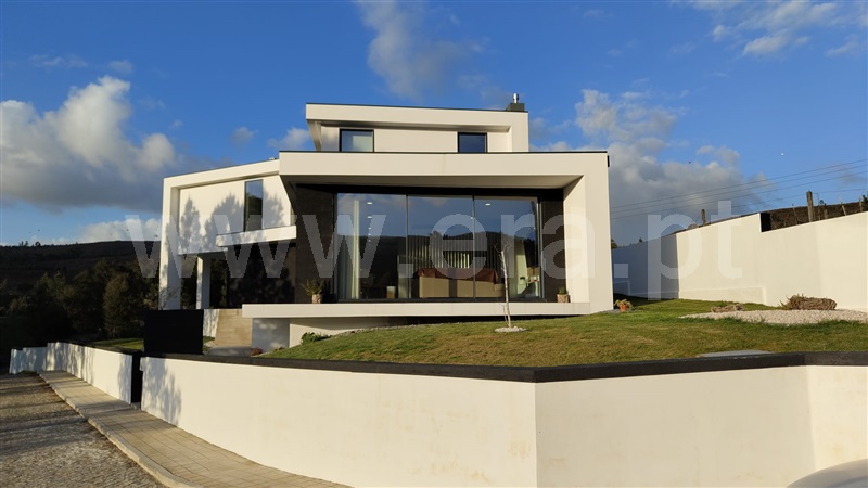 Moradia Isolada T3 / Paredes, Sobreira