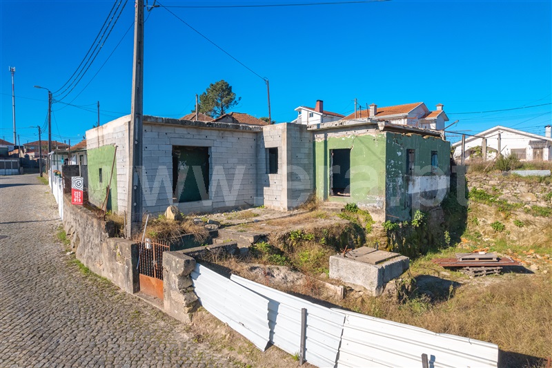 Moradia Isolada T3 / Paredes, Sobrosa