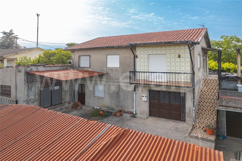 Moradia Isolada T3 / Paredes, Sobrosa