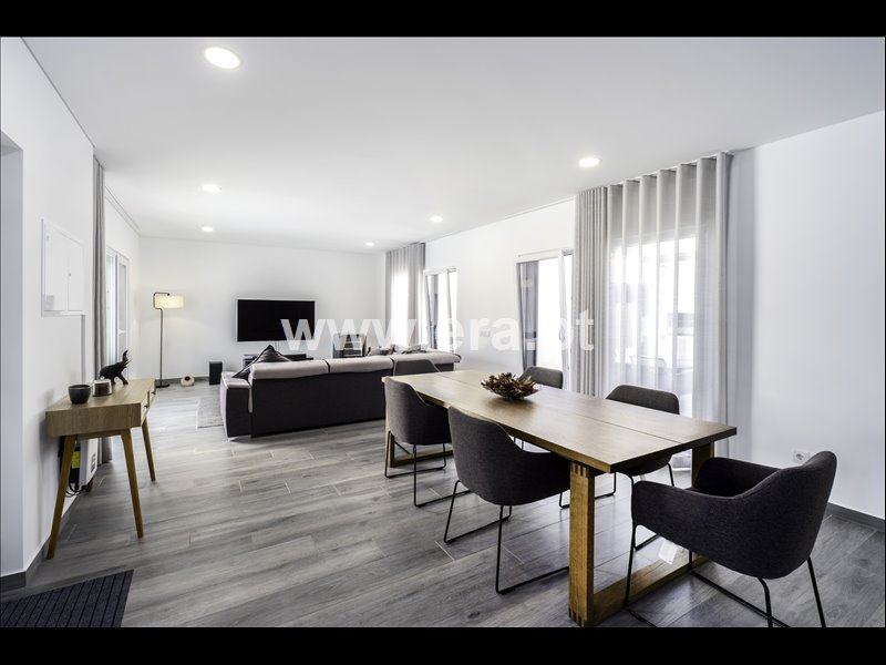 Moradia T3 à venda em Casais de Mestre Mendo, €478.000