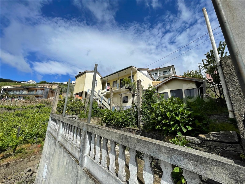 Moradia Isolada T3 / Peso da Régua, Loureiro