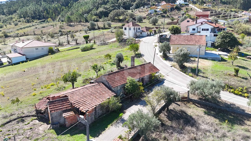 Moradia T3 à venda em Santiago e São Simão de Litém e Albergaria dos Doze, Pombal — foto 2