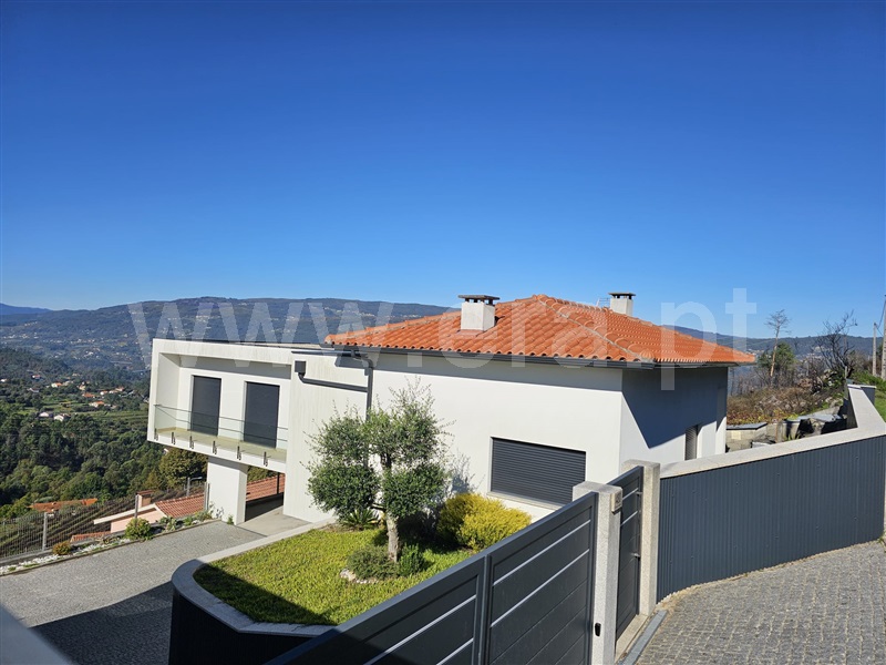 Moradia Isolada T3 / Ponte da Barca, Bravães