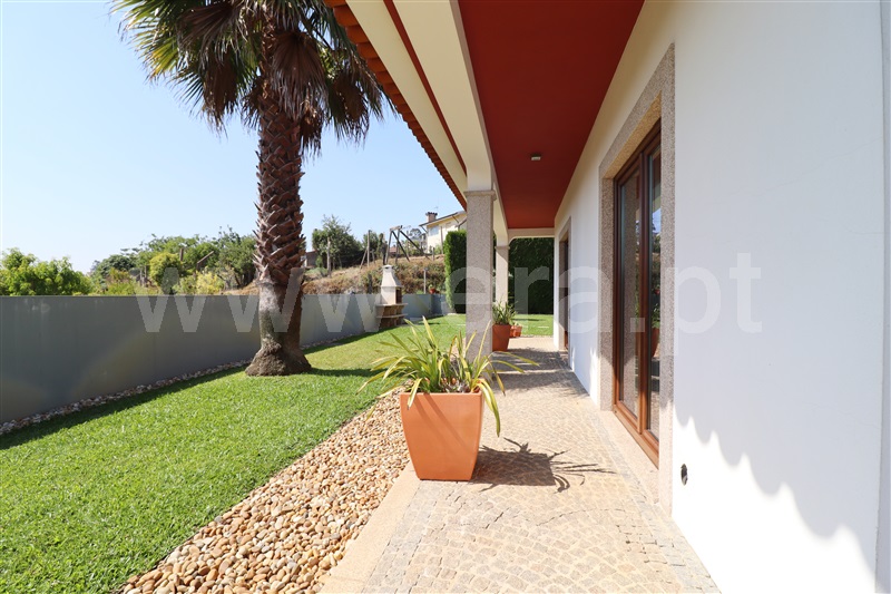 Moradia Isolada T3 com Jardim Santa Maria da Feira, Escapães / Pigeiros - 1260293 - 1
