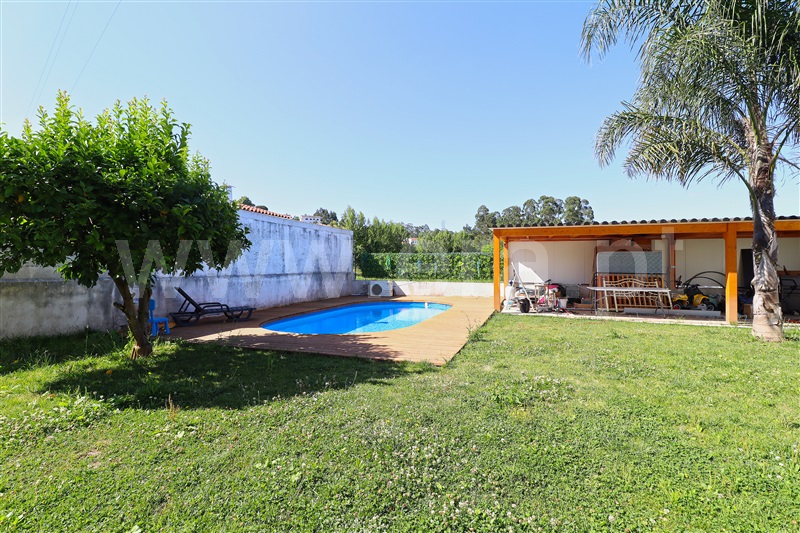 Moradia Isolada T3 / Santa Maria da Feira, Lobão, Gião, Louredo e Guisande