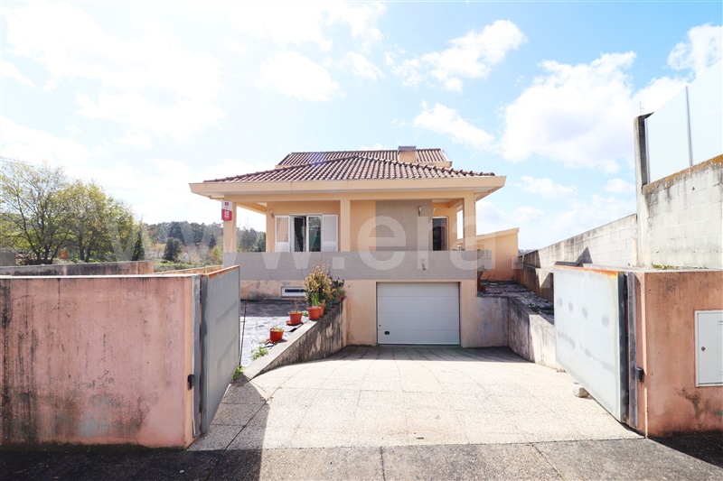 Moradia Isolada T3 / Santa Maria da Feira, Milheirós de Poiares