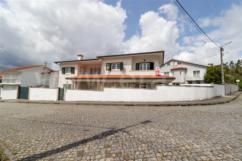 Moradia Isolada T3 / Santo Tirso, Aves