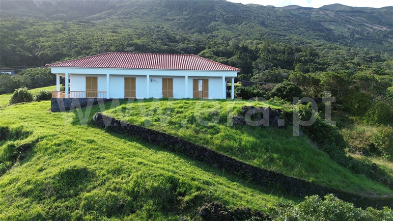 Moradia Isolada T3 / São Roque do Pico, Santo Amaro