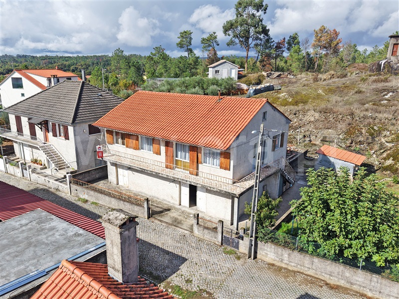 Moradia Isolada T3 / Sátão, Decermilo