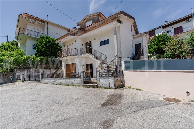 Moradia Isolada T3 / Seia, Torrozelo
