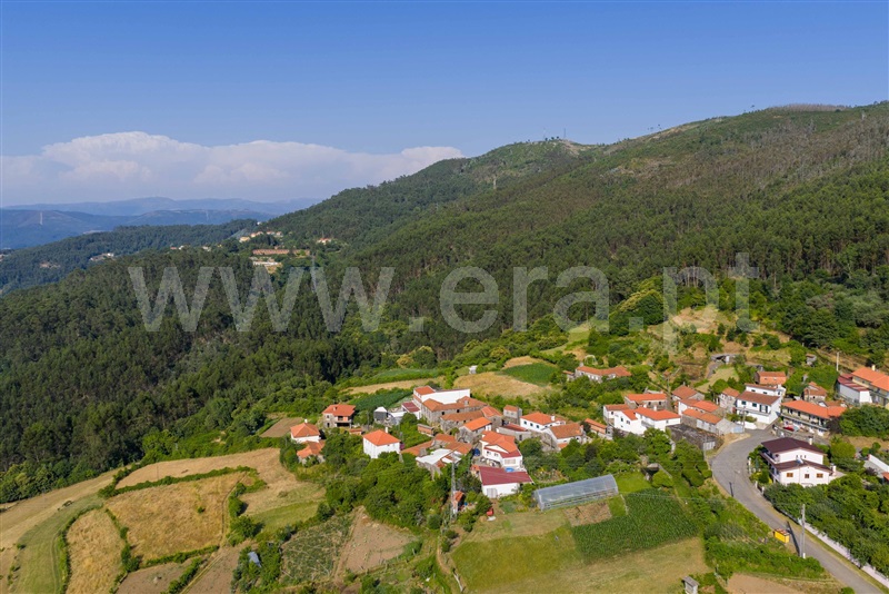 Moradia Isolada T3 Vale de Cambra, Vila Chã, Codal e Vila Cova de Perrinho - 1455009 - 2