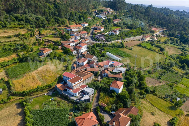 Moradia Isolada T3 / Vale de Cambra, Vila Chã, Codal e Vila Cova de Perrinho