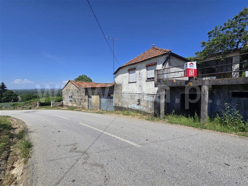 Moradia T3 à venda em Aveleda, Valpaços — foto 2