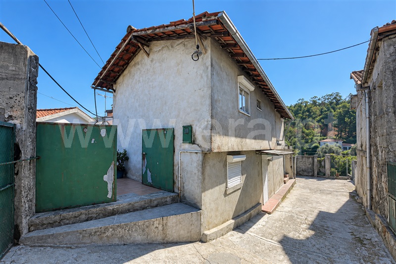 Moradia T3 à venda em Geraz do Lima (Santa Maria, Santa Leocádia e Moreira) e deão, €110.000
