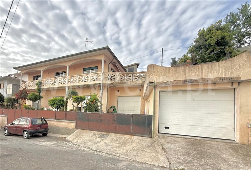 Moradia Isolada T3 / Vila Nova de Famalicão, Arnoso (Santa Maria e Santa Eulália) e Sezures
