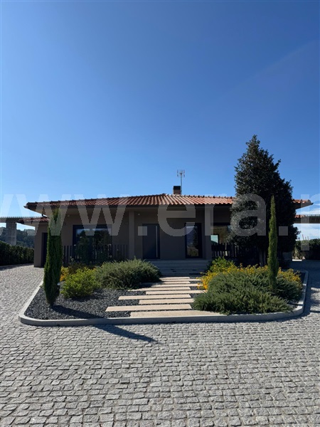 Moradia Isolada T3 / Vila Real, Folhadela