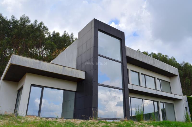 Moradia Isolada T3 / Vila Verde, Carreiras (São Miguel) e Carreiras (Santiago)