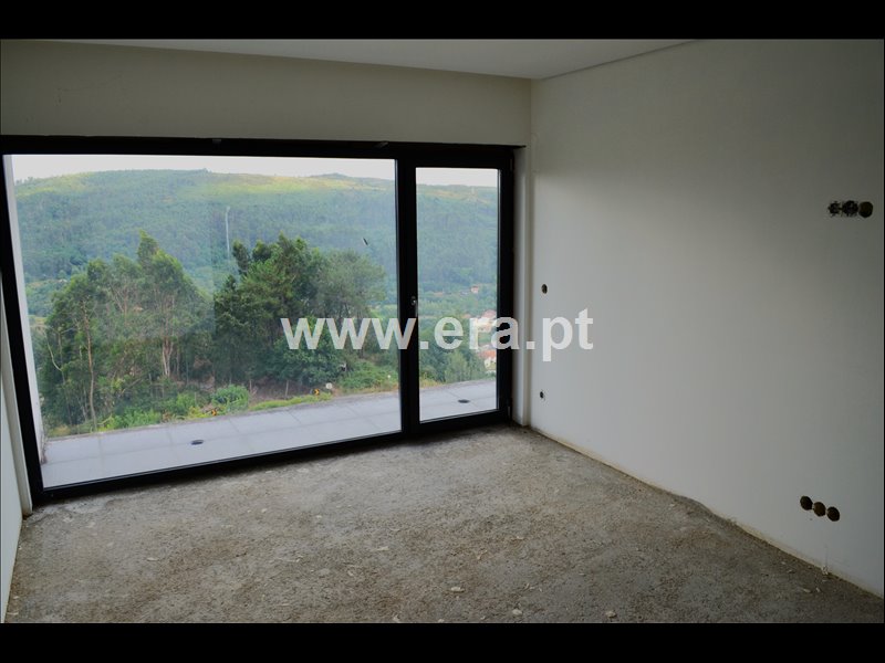 Moradia T3 à venda em Carreiras (São Miguel) e Carreiras (Santiago), Vila Verde — foto 4