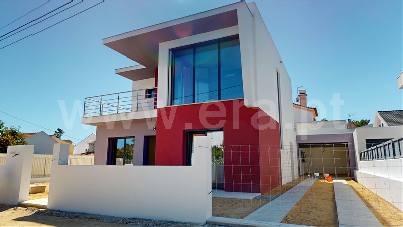 Moradia Isolada T4 / Almada, Aroeira