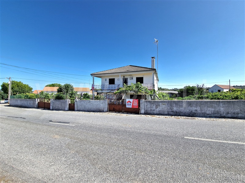 Moradia Isolada T4 / Almeida, Freineda, Almeida