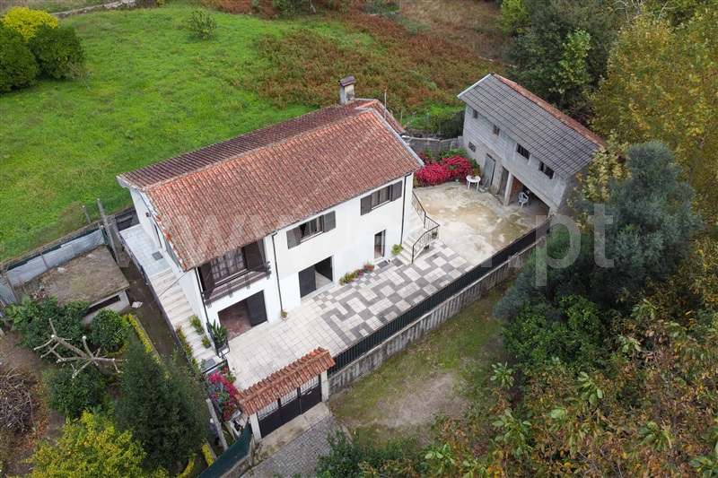 Moradia Isolada T4 / Amares, Bouro (Santa Marta)
