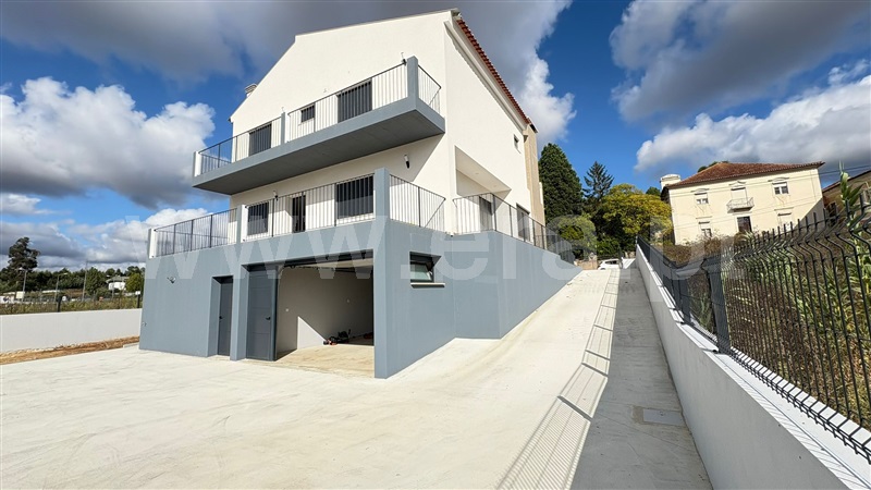 Moradia Isolada T4 / Anadia, Arcos