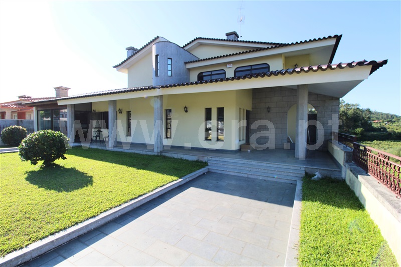 Moradia Isolada T4 / Barcelos, Carvalhas
