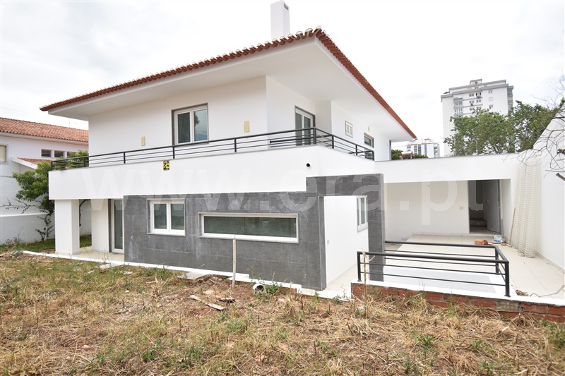Moradia Isolada T4 / Cascais, Galiza