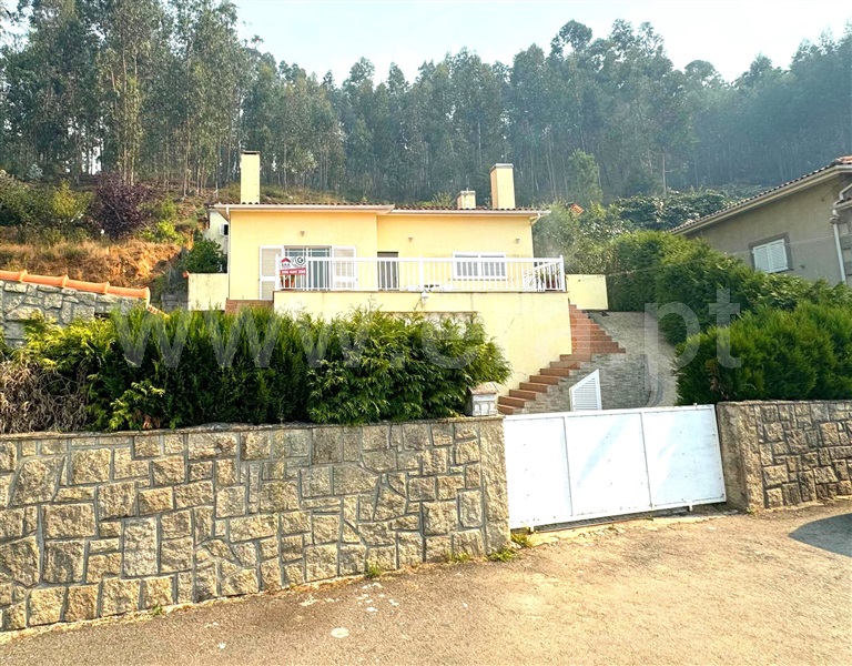 Moradia Isolada T4 / Castelo de Paiva, Raiva, Pedorido e Paraíso