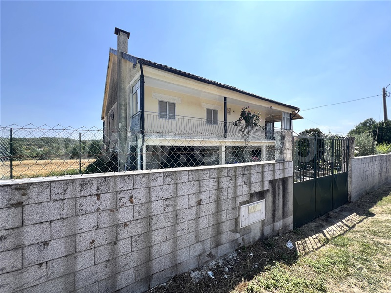 Moradia Isolada T4 / Chaves, Águas Frias