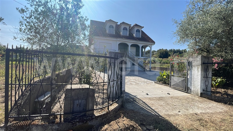 Moradia Isolada T4 / Chaves, Bóbeda