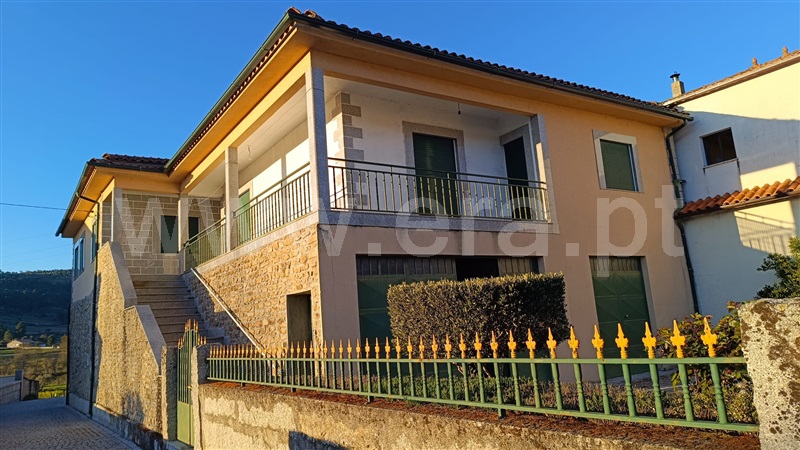Moradia Isolada T4 / Chaves, Loivos e Póvoa de Agrações