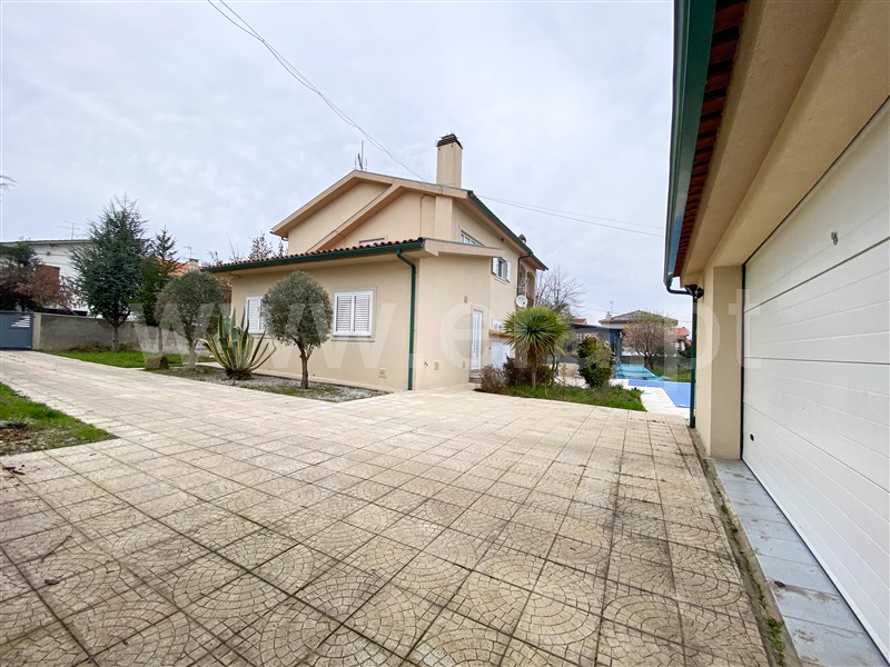 Moradia Isolada T4 Chaves, Santa Cruz/Trindade e Sanjurge - 1421374 - 4