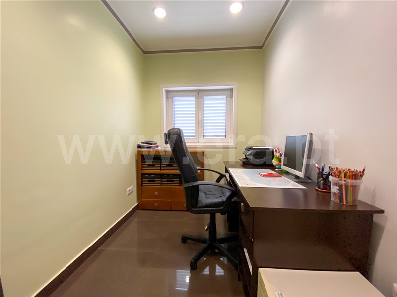 Moradia Isolada T4 Chaves, Santa Cruz/Trindade e Sanjurge - 1421374 - 12