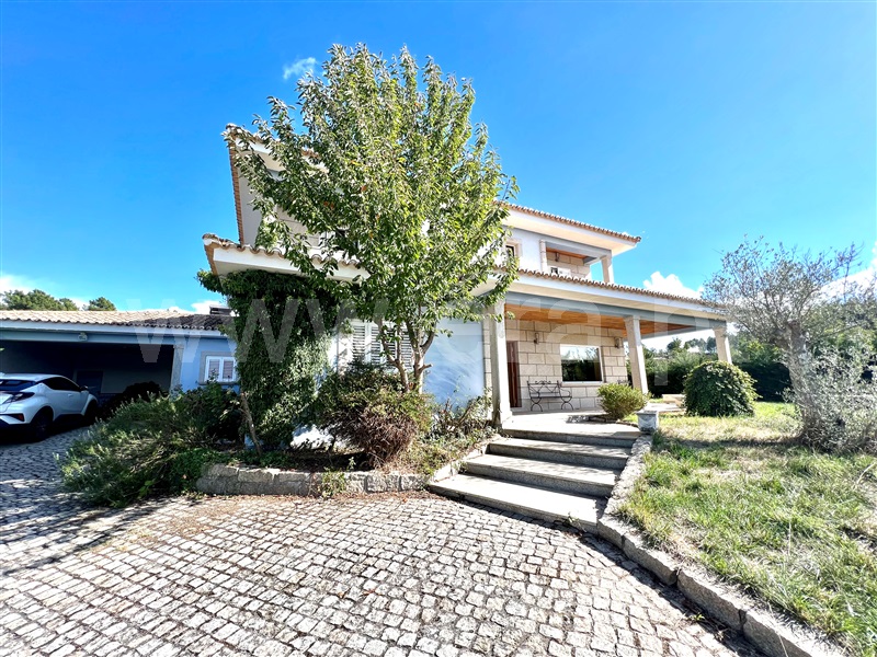 Moradia Isolada T4 / Chaves, Vale de Anta