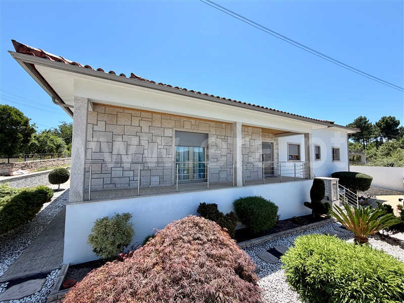 Moradia Isolada T4 / Chaves, Vale de Anta