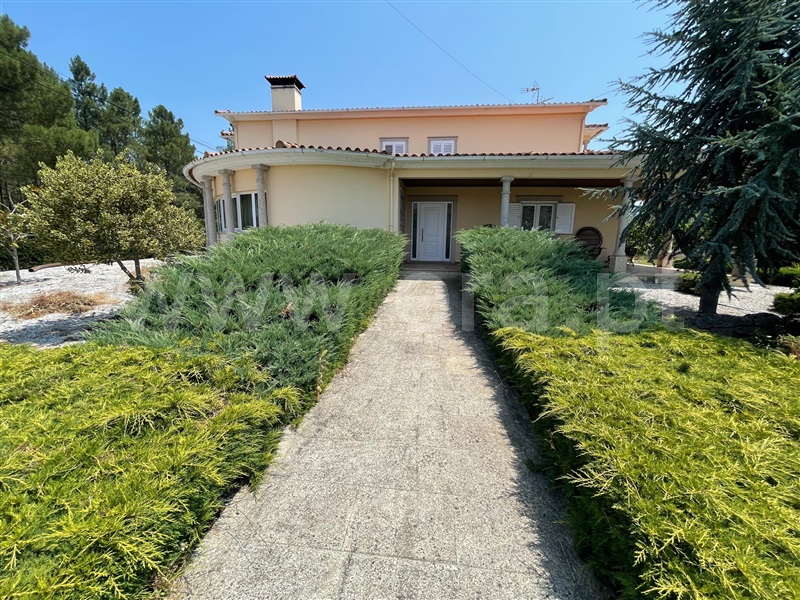 Moradia Isolada T4 / Chaves, Vila Verde da Raia