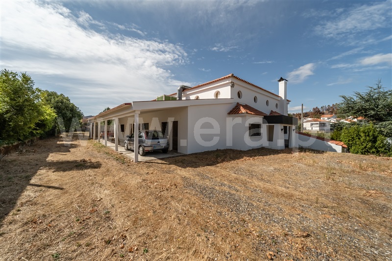 Moradia Isolada T4 / Covilhã, Barco