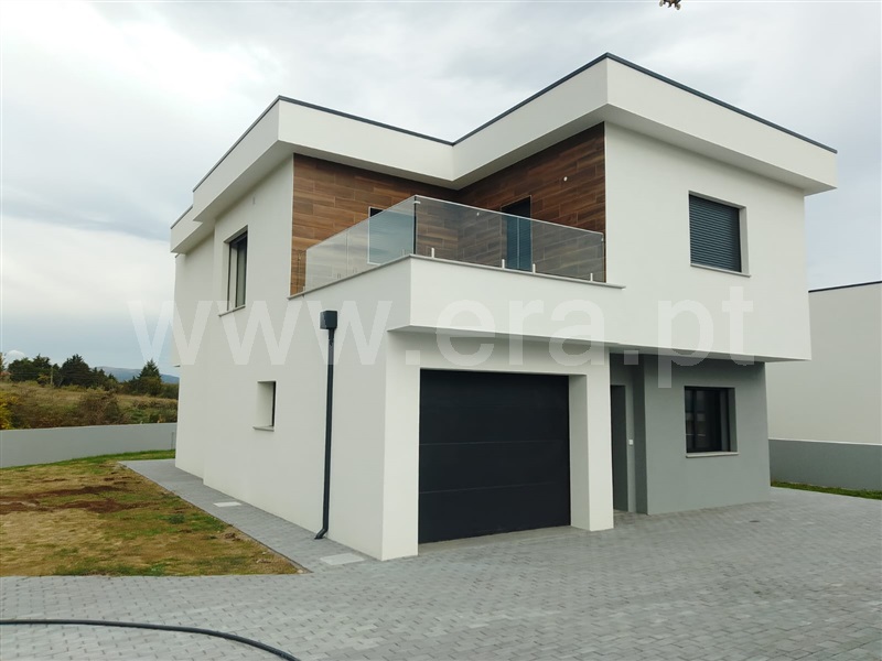 Moradia Isolada T4 / Covilhã, Boidobra