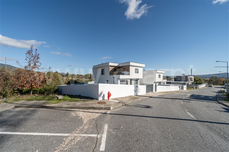 Moradia Isolada T4 / Covilhã, Boidobra