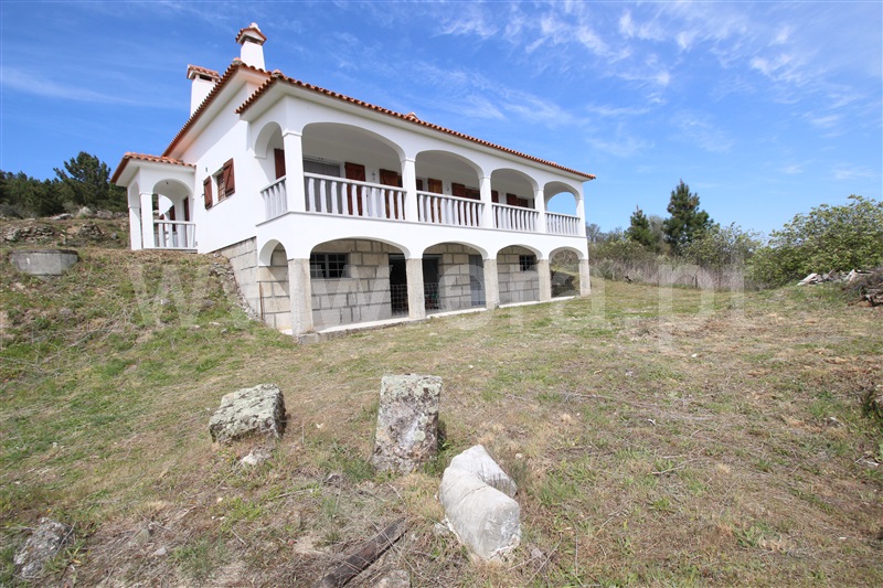 Moradia Isolada T4 / Fornos de Algodres, Vila Soeiro do Chão