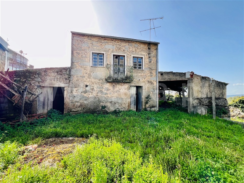 Moradia Isolada T4 / Gouveia, Moimenta da Serra e Vinhó