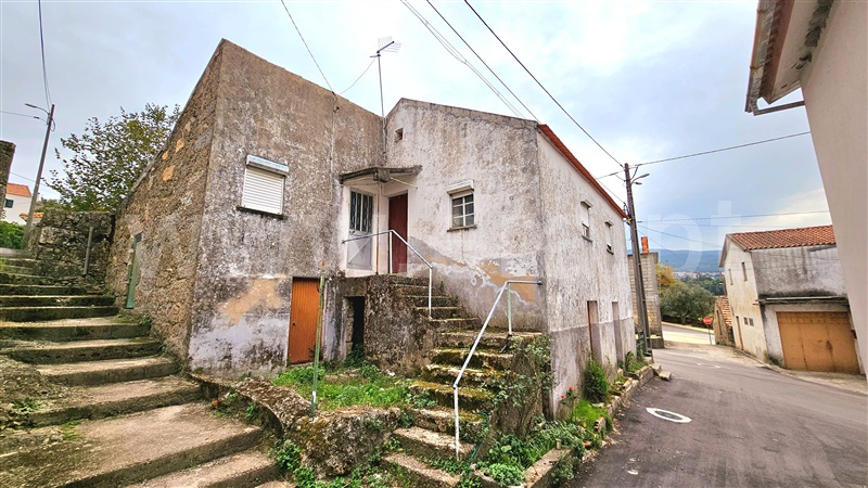 Moradia Isolada T4 / Gouveia, Nespereira