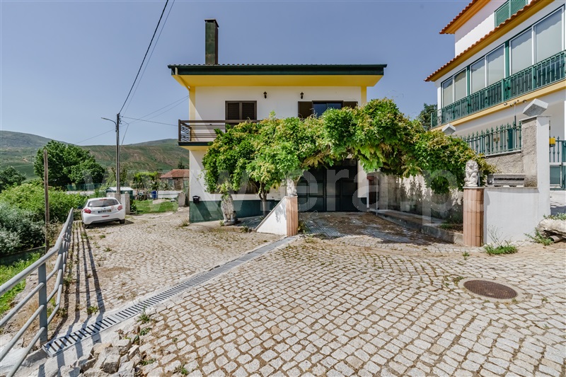 Moradia Isolada T4 / Guarda, Valhelhas