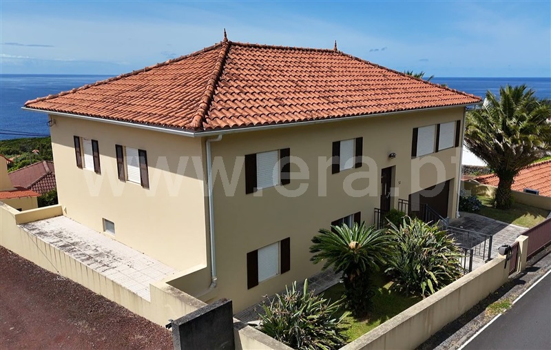 Moradia Isolada T4 / Horta, Capelo
