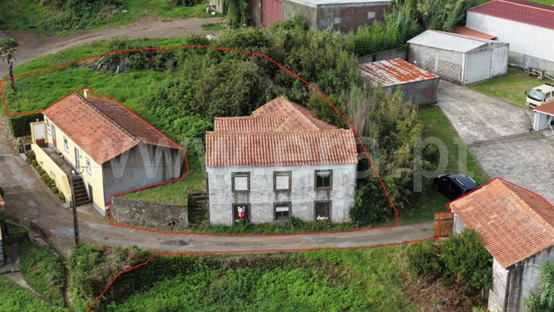 Moradia Isolada T4 / Horta, Cedros